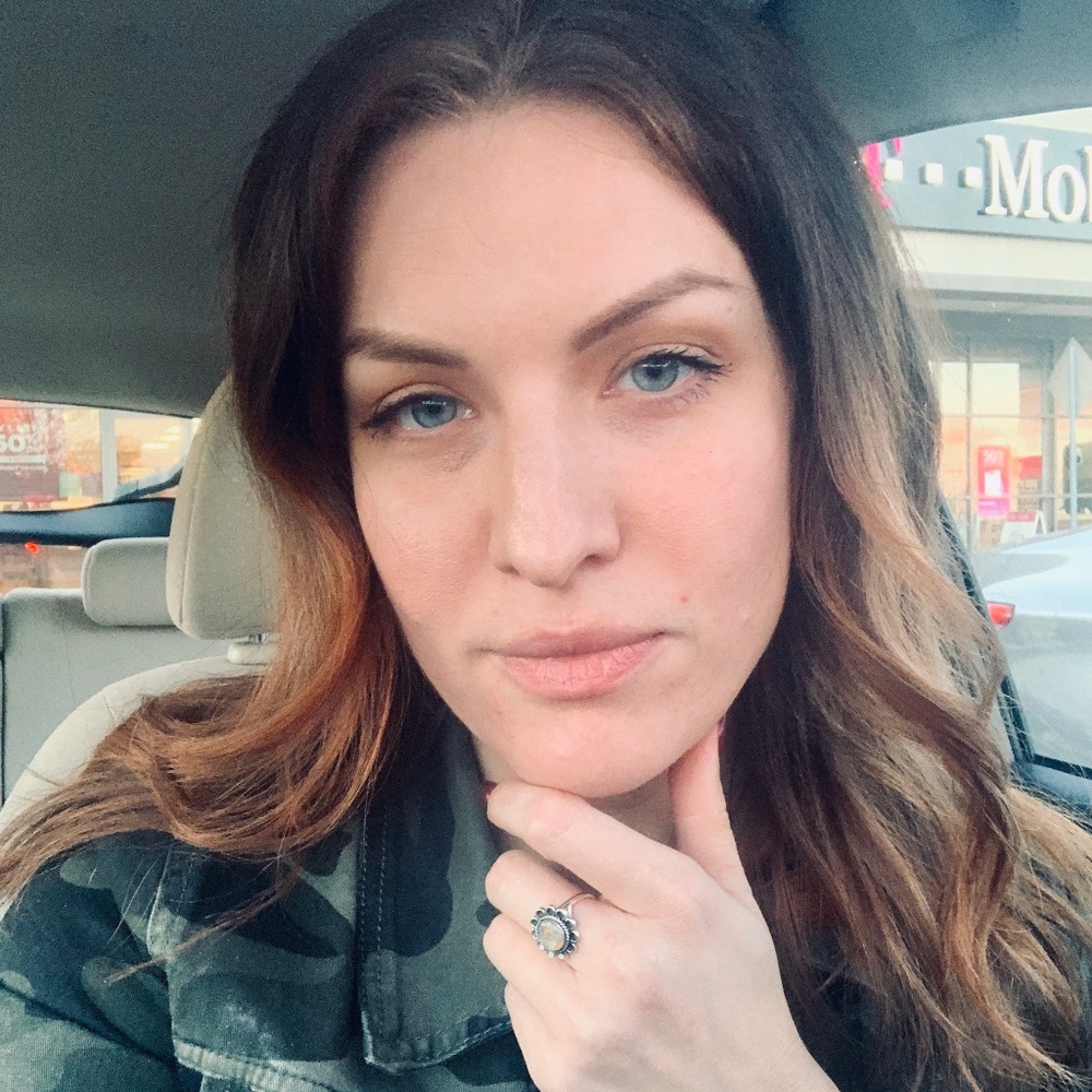 Meet your Posher, Abby